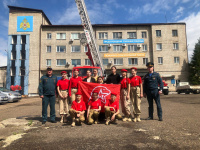 Юнармейцы Арсеньева посетили с экскурсией местную пожарную часть