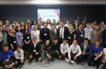 Губернатор Приморского края Олег Кожемяко отметил лучшие организации молодогвардейцев