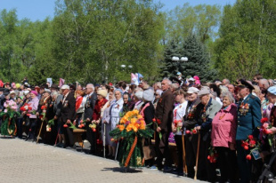 Глава Арсеньевского городского округа А.В. Коваль выразил благодарность всем жителям города, внесшим вклад в празднование Дня Победы