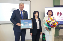 Вера Щербина наградила 6 муниципалитетов Приморья по результатам оценки качества образования