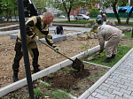 В Арсеньеве продолжается реконструкция сквера, в котором установлен памятник Герою России Олегу Пешкову