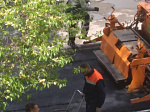 В Арсеньеве продолжается ремонт тротуара по четной стороне ул. Октябрьской 