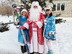 Профсоюзные Дед Мороз и Снегурочка поздравили детей из многодетных семей сотрудников ААК «Прогресс» 