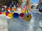 Площадь украсили ледяные фигуры