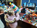 Общественные организации города поздравили детей с Новым годом