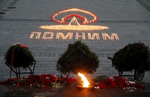 «Лучи Победы» и «Огненные картины» зажгли в День памяти и скорби в Приморье