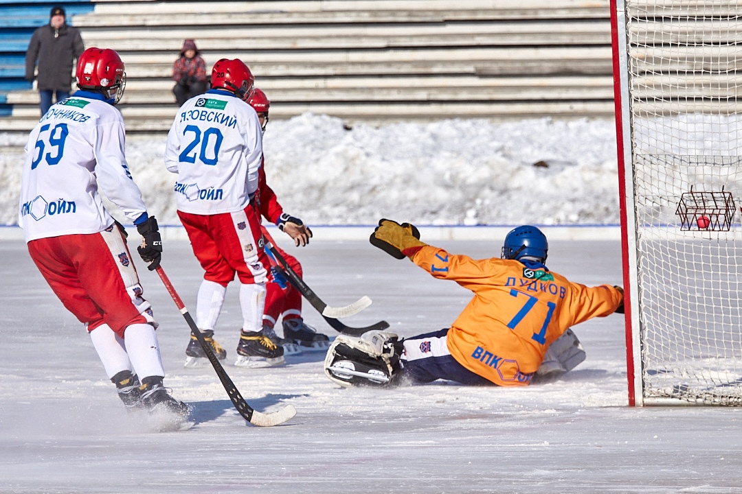 Русское бенди хоккей с мячом