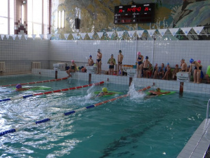 В Спортивной школе «Полёт» прошли спортивные мероприятия «Веселые старты на воде», посвященные Дню города