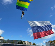 Парашютные прыжки - в честь Дня Воздушного Флота России 