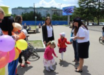 1 июня в Арсеньеве прошла акция, посвященная информированию жителей о правах ребенка