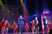 Накануне 8 Марта в ДК «Прогресс» состоялся концерт «Нам сегодня можно всё!»