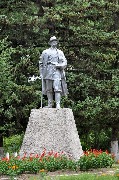 Памятник Алексею Максимовичу Горькому.
Сквер на проспекте М. Горького.