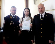 Школьница из Арсеньева получила награду из рук главного полицейского Приморского края