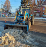 Уборка и вывоз снега продолжается в эти дни на дорогах Арсеньева