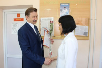 Медицинских работников Арсеньева поздравили с профессиональным праздником