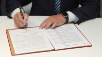 Правительство Приморского края подписало около 30 соглашений на ВЭФ-2021 