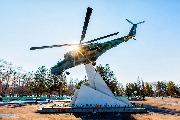 Памятный знак, установленный в честь 110-ой годовщины г. Арсеньева, вертолет Ми – 24.
Рядом со зданием Дворца культуры «Прогресс».