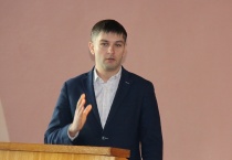 Представитель регионального оператора ответил на вопросы жителей Арсеньева и муниципальных районов края 
