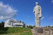 Памятник Владимиру Клавдиевичу Арсеньеву и Дерсу Узала.
Сопка Увальная.