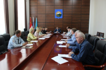 Глава Арсеньевского городского округа Александр Коваль провел совещание, посвященное организации работы по снижению неформальной занятости