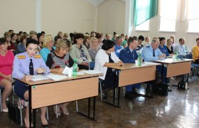 21 сентября в Арсеньеве на базе гимназии № 7 состоялось городское родительское собрание на тему «Защита от насилия несовершеннолетних»