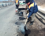 Дорожники филиалов АО Примавтодор продолжают ямочные ремонты на трассах Приморья