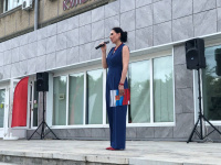 Вчера танцевальная ретроплощадка «Летние вечера 50+» была посвящена Дню России
