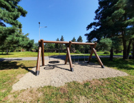 В парке "Восток" установлены деревянные качели