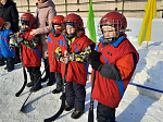 Сегодня на площадке стадиона «Восток» прошли городские соревнования по мини-хоккею с мячом среди воспитанников детских садов