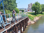 Ремонт пешеходного мостика через речку Дачную начнется в ближайшее время