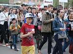 Представители молодежи со свечами в руках прошли по улицам города к обелиску Славы