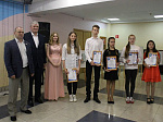 Юным арсеньевцам вручены премии «За особые достижения в области искусства и культуры» 
