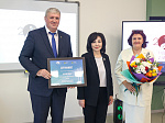 Вера Щербина наградила 6 муниципалитетов Приморья по результатам оценки качества образования