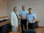 Полицейский и его сын – член народной дружины награждены медалями в честь 300-летия российской полиции