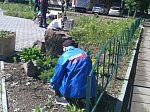 Благоустроена территория возле памятника Герою России Олегу Пешкову 