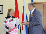 Глава города Владимир Пивень поздравил приморскую лыжницу 
