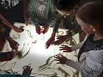 В рамках «Культурной субботы» в школе искусств прошел мастер-класс по рисованию песком