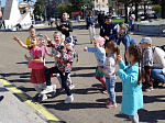 2 октября на площади Дворца культуры «Прогресс» прошла развлекательная программа «Развеселое веселье» для арсеньевских ребятишек