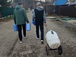 Волонтеры Арсеньева помогают семье участника СВО 