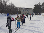В выходные дни на спортивных базах Арсеньева стали популярны лыжные прогулки