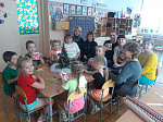 Воспитанники детского сада поздравили защитников с Новым годом