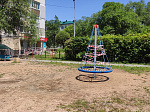 Идет приемка обновленной «красной» детской игровой площадки 