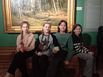 Юные художники побывали на выставке в Приморской картинной галерее                                          