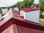 Новые крыши появились на трех многоквартирных домах Арсеньева 